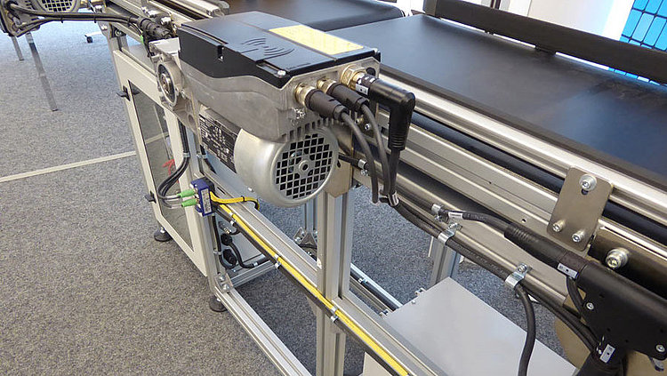 Lenze uses the M15 Power Förderband von Lenze mit A-TEC Funktionsmodulen von LQ